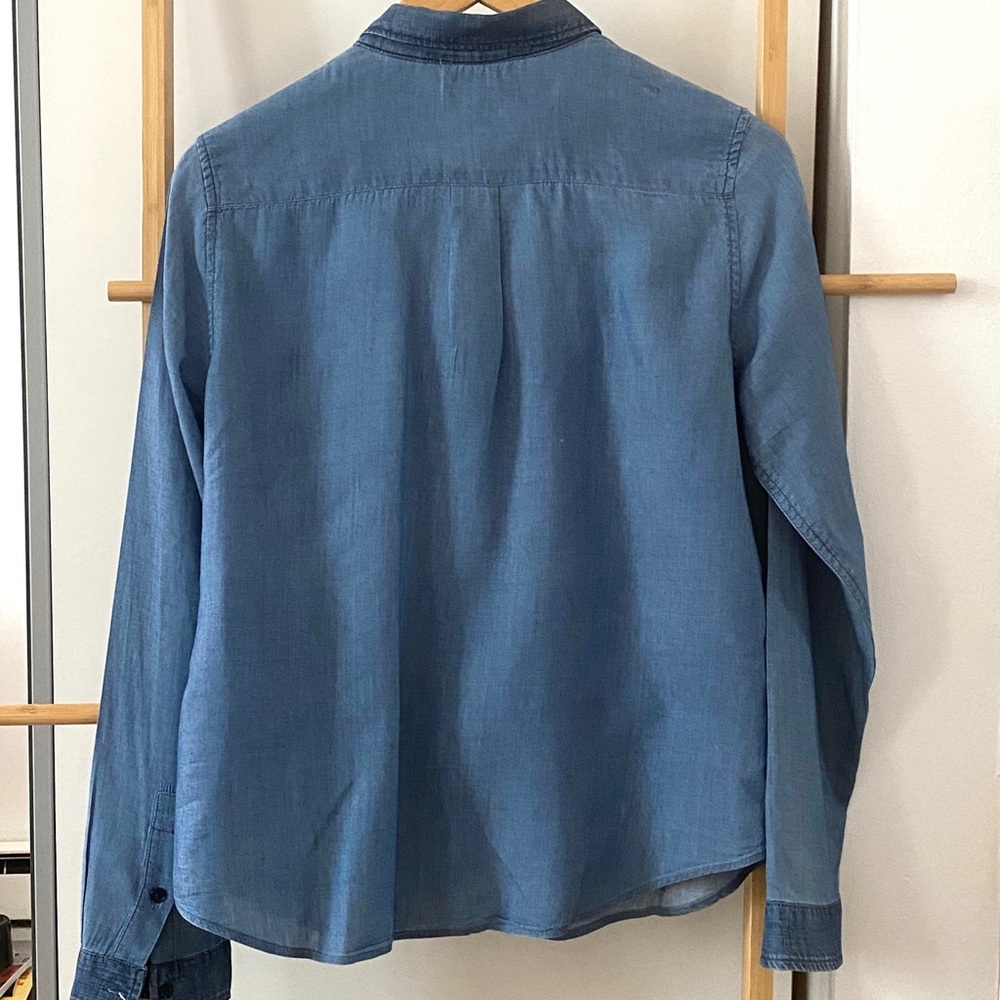 Levi’s Chambray Button Up - image 3